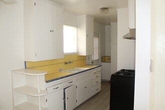 14431 1/2 Califa St, Unit 14431 1.5 in Van Nuys, CA - Foto de edificio - Building Photo