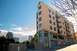 1415 SW Alder St, Unit 717 in Portland, OR - Foto de edificio - Building Photo