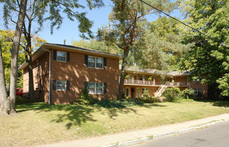 3081 Indianola Ave in Columbus, OH - Building Photo