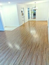 16022 Moorpark St, Unit 203 in Encino, CA - Building Photo - Building Photo