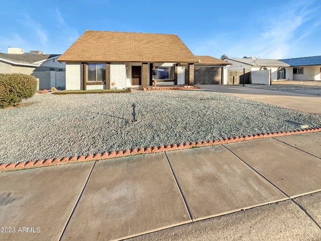 property at 6434 W Sunnyslope Ln