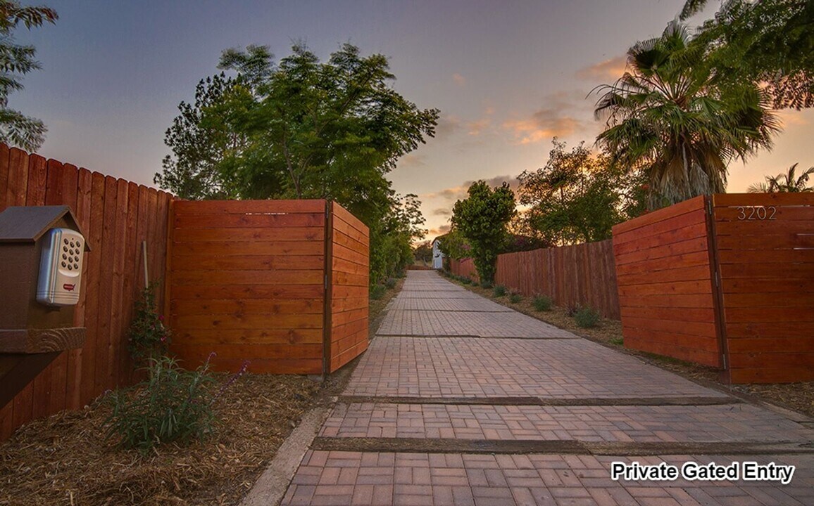 3202 S Barcelona St in Spring Valley, CA - Building Photo