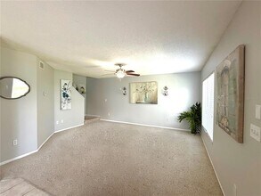 2037 Fluorshire Dr in Brandon, FL - Building Photo - Building Photo