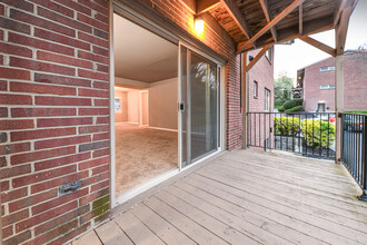 Brooke Court Apartments in Baltimore, MD - Building Photo - Building Photo