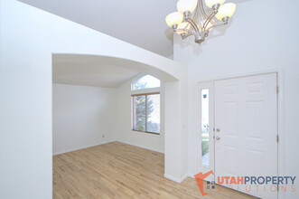 306 Manilla Dr in Draper, UT - Building Photo - Building Photo