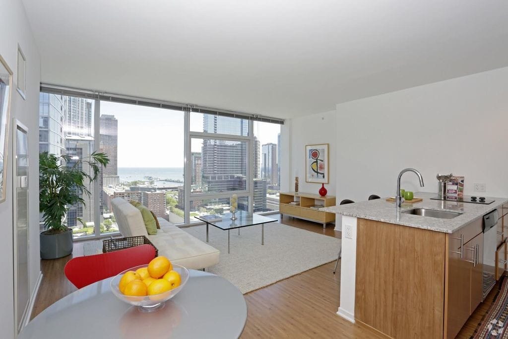 210 E Illinois St in Chicago, IL - Foto de edificio