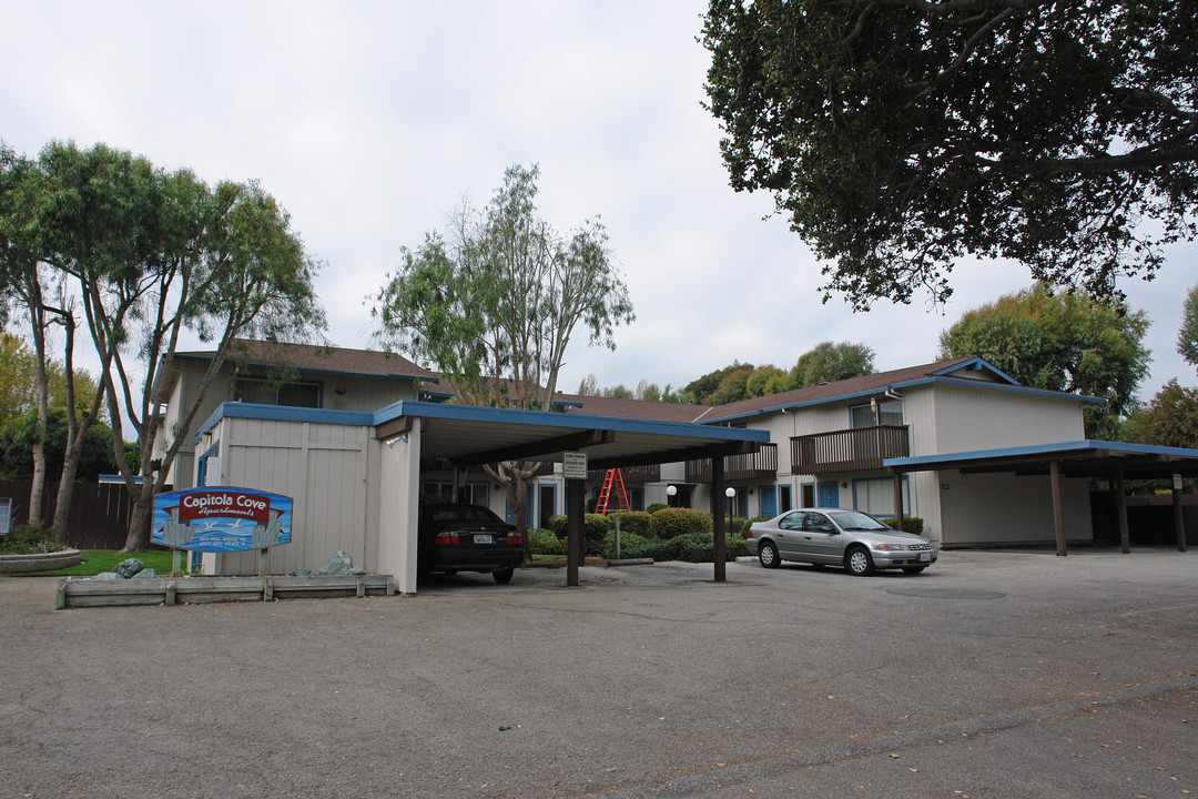 Capitola Cove in Capitola, CA - Foto de edificio