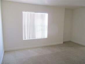 6800 E Lake Mead Blvd in Las Vegas, NV - Building Photo - Building Photo