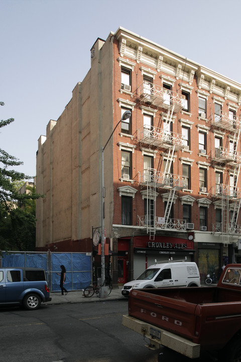 28 Avenue B in New York, NY - Building Photo