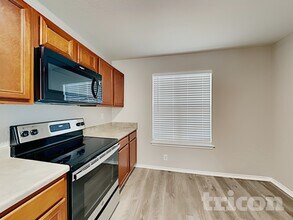 8034 Cavern Hill in San Antonio, TX - Building Photo - Building Photo