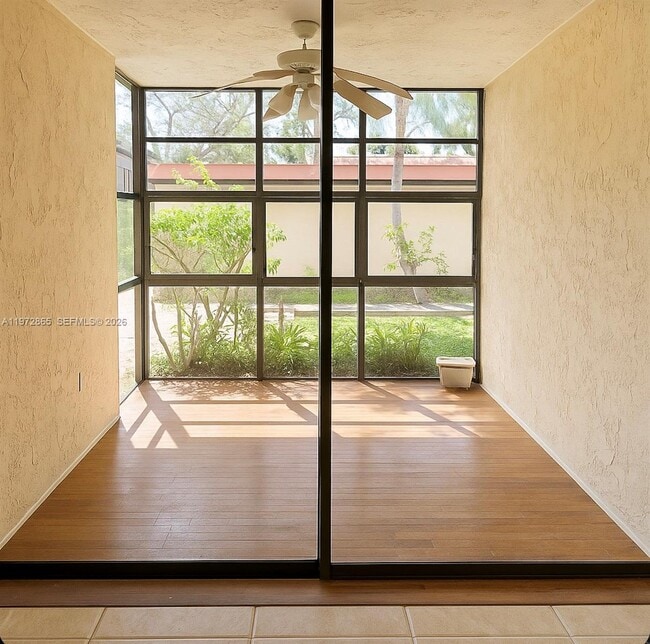 800 NE 199th St in Miami, FL - Building Photo - Building Photo