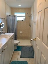 2242 Thomas St-Unit -B in Hollywood, FL - Building Photo - Building Photo