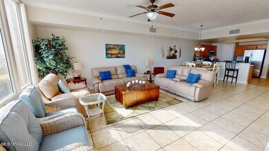 1200 Beach Dr, Unit 306 in Gulfport, MS - Building Photo - Building Photo