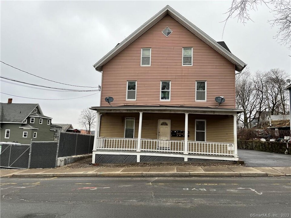 15 Sylvan Ave in Waterbury, CT - Building Photo