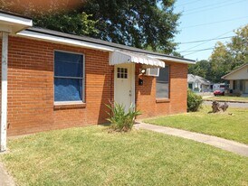 2100 Olive St in Alexandria, LA - Building Photo