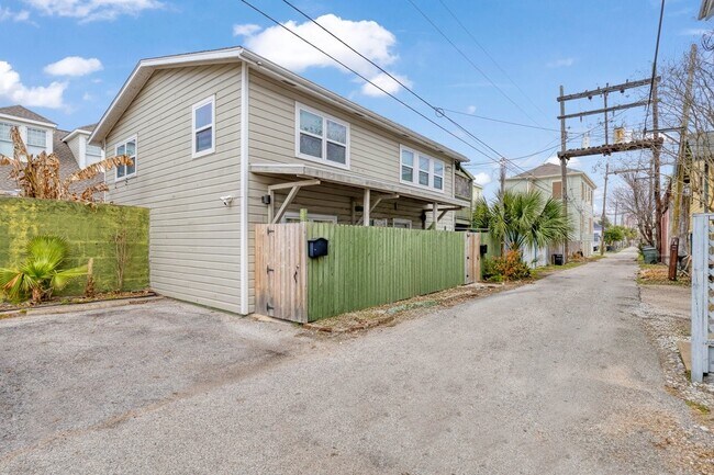 1217 Market St in Galveston, TX - Building Photo - Building Photo