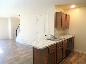 228 Lakeside Xing in Mount Joy, PA - Foto de edificio - Building Photo