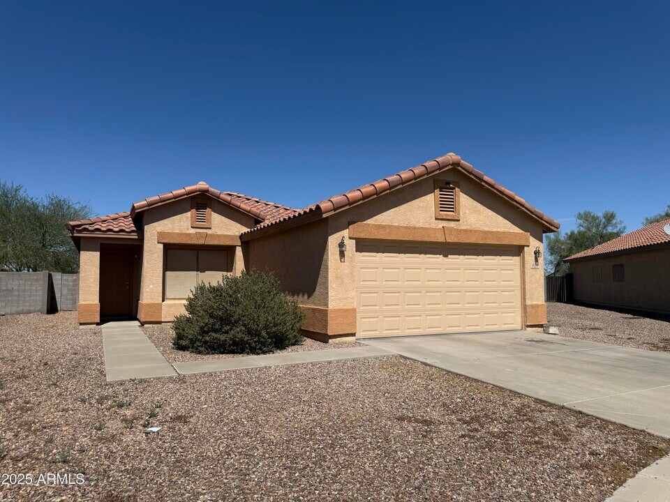 678 W Kingman Loop in Casa Grande, AZ - Building Photo
