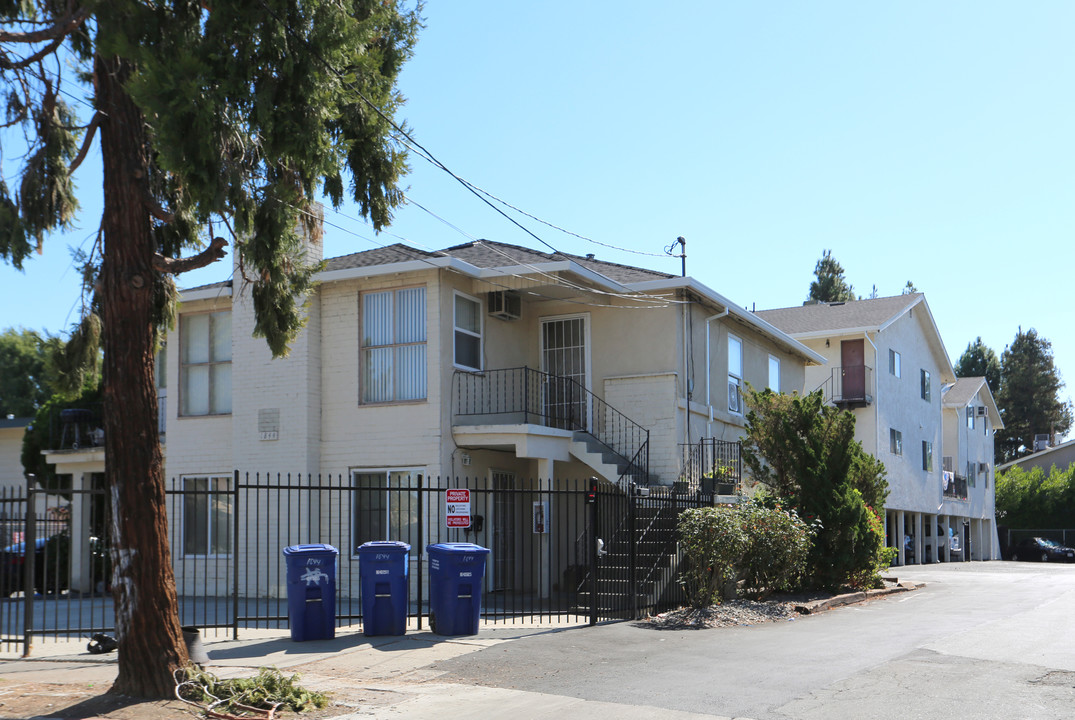 1844 Robin Ln in Concord, CA - Foto de edificio