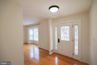 13601 Old Chatwood Pl in Chantilly, VA - Building Photo - Building Photo