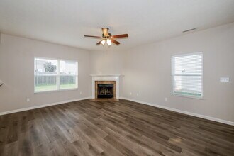 3402 Enclave Ln in Greenwood, IN - Building Photo - Building Photo