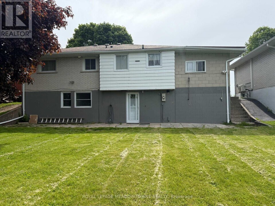 44 Lauris Ave in Cambridge, ON - Building Photo