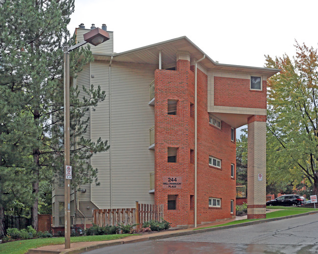 Willowbrook Place in St Catharines, ON - Building Photo - Building Photo