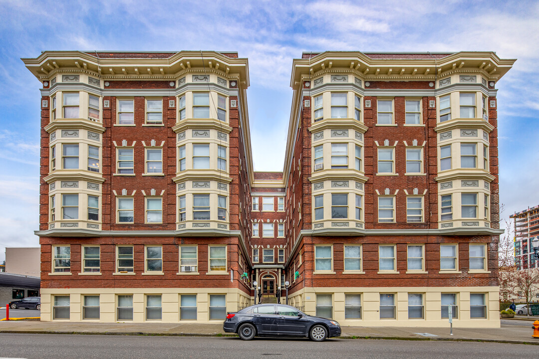 Brown Apartments in Portland, OR - Foto de edificio