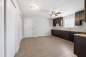 2819 N Gladstone Ave in Indianapolis, IN - Building Photo - Building Photo