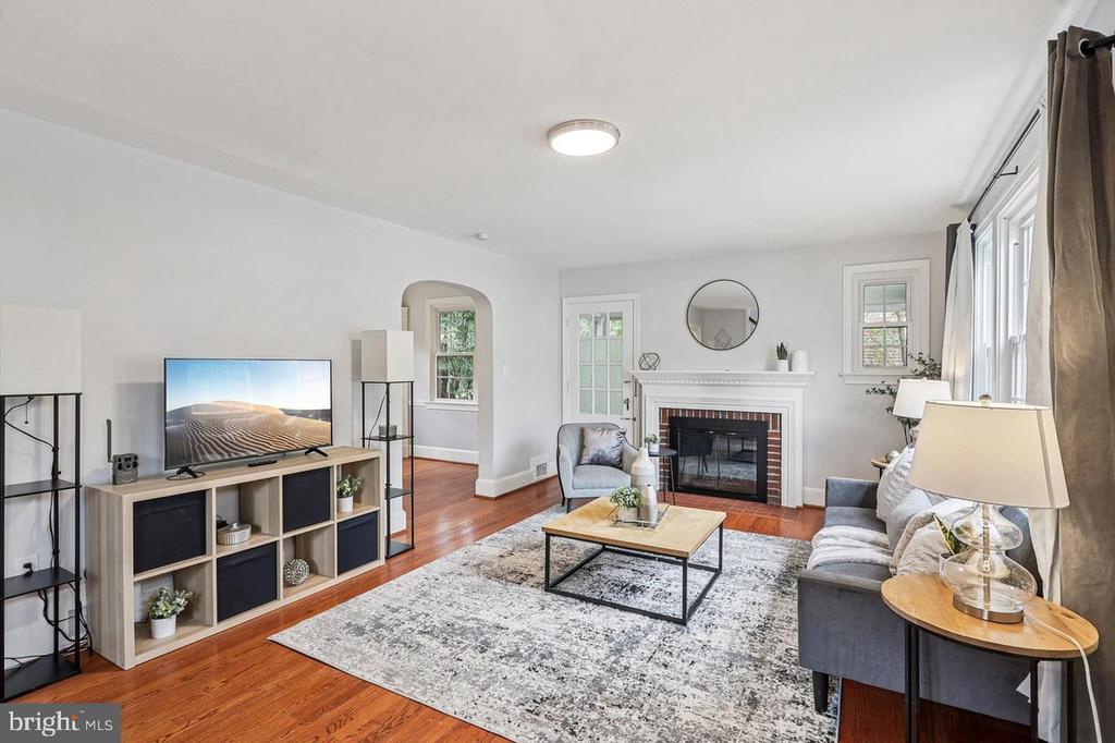 834 N Woodrow St in Arlington, VA - Building Photo
