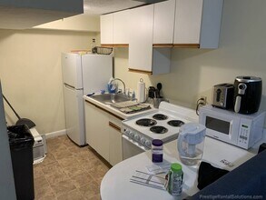 1305 Commonwealth Ave, Unit 1 in Boston, MA - Foto de edificio - Building Photo