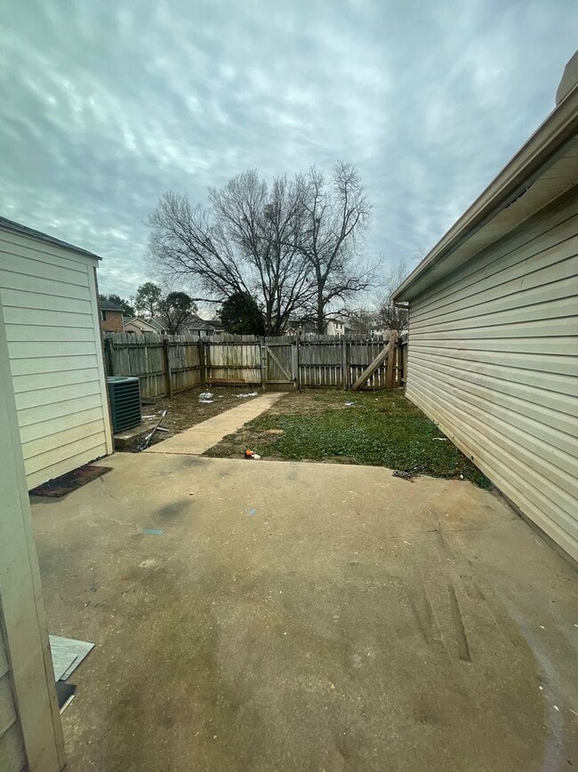 515 Hollow Wood Rd in Montgomery, AL - Building Photo - Building Photo