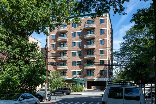 The Waterford in Bronx, NY - Building Photo - Building Photo