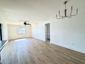 947 N Atmore Cir in Deltona, FL - Building Photo - Building Photo