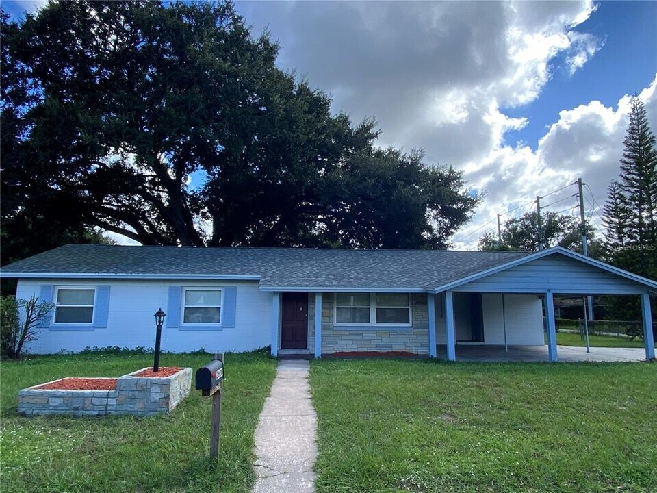 2606 Aloma Ave in Winter Park, FL - Foto de edificio