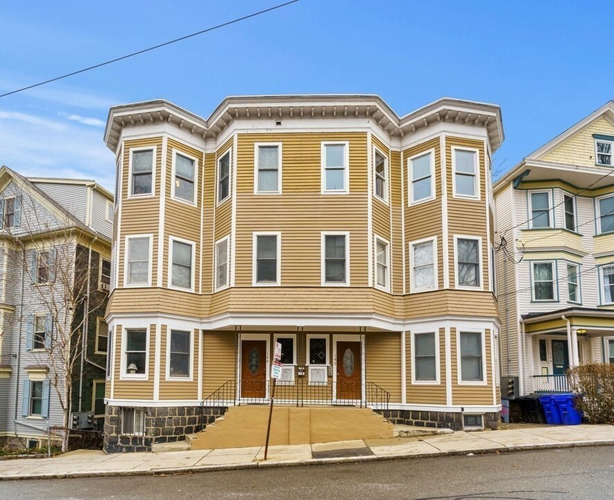 88 Exeter St in Boston, MA - Building Photo