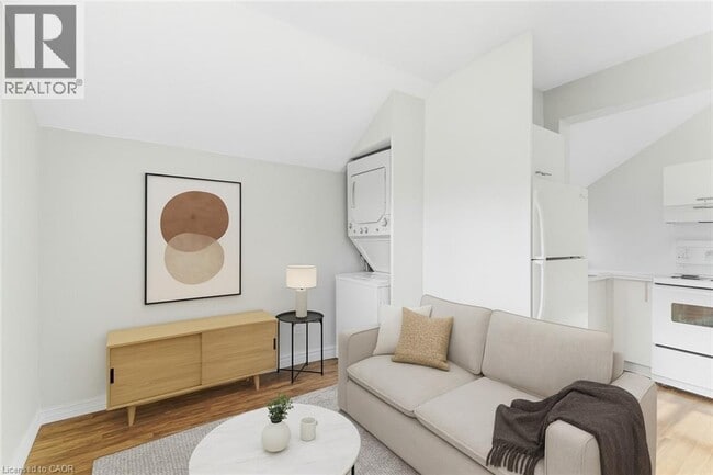 property at 2 Windsor St