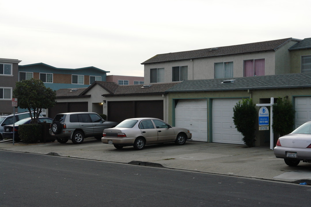 975 Brusco Way in South San Francisco, CA - Building Photo