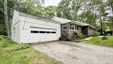 15 Highland Rd in Mansfield, CT - Building Photo - Building Photo