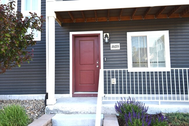 18693 E 54th Ave in Denver, CO - Building Photo - Building Photo
