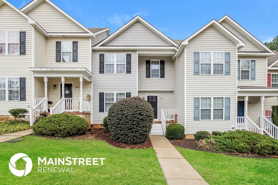 405 Whitehall Ct in Clayton, NC - Building Photo