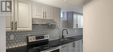 24 Sandham Crescent in Markham, ON - Building Photo - Building Photo