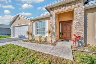 1037 SW Payne Ave in Port St. Lucie, FL - Building Photo