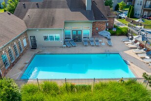 Overlook at Valley Ridge Apartments in Indianapolis, IN - Building Photo
