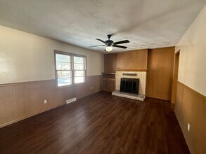 1943 E Glenco St in Springfield, MO - Building Photo - Building Photo