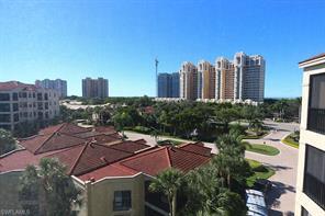 7024 Pelican Bay Blvd-Unit -F502 in Naples, FL - Building Photo - Building Photo