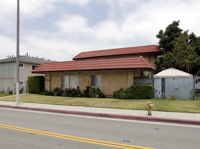 2433 Garvey Ave in West Covina, CA - Foto de edificio - Building Photo