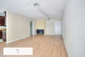 125 S Sierra Madre Blvd in Pasadena, CA - Building Photo - Building Photo