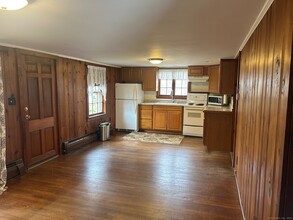 40 Bashan Rd in East Haddam, CT - Building Photo - Building Photo