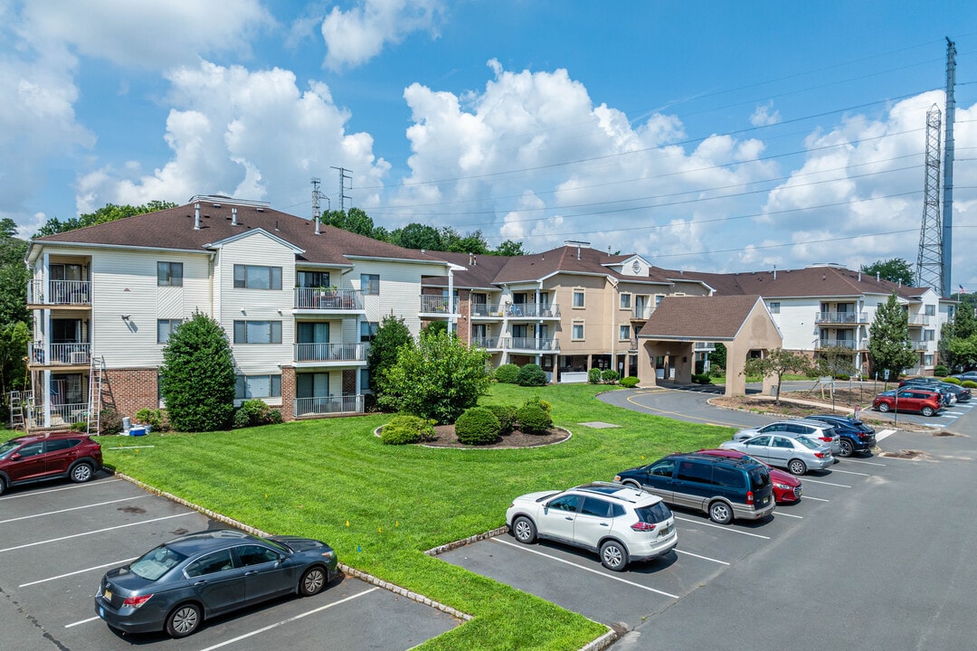 Edison Woods Senior in Edison, NJ - Building Photo